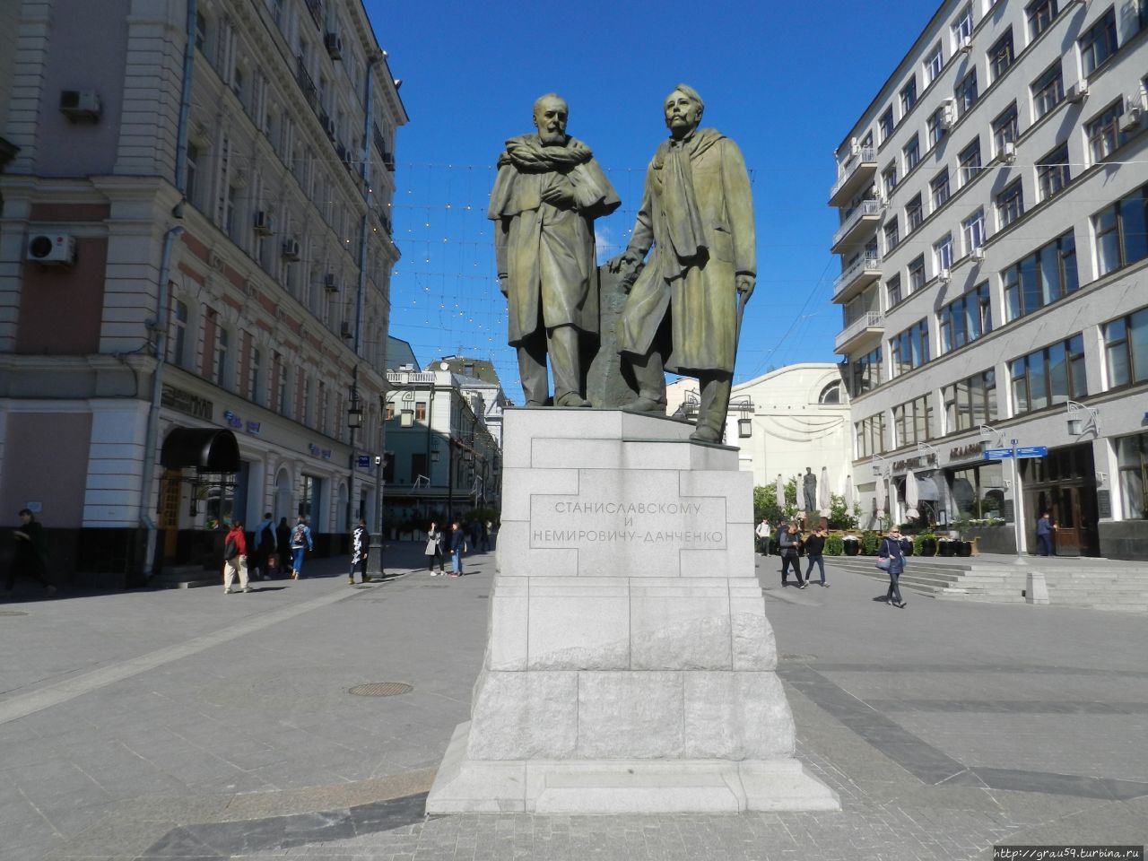 Памятник Станиславскому и Немировичу-Данченко / Monument to Stanislavsky and Nemirovich-Danchenko