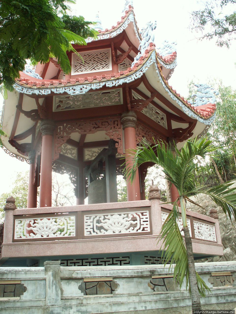 г. Нячанг. Пагода Лонгшон. Беседка Нячанг, Вьетнам