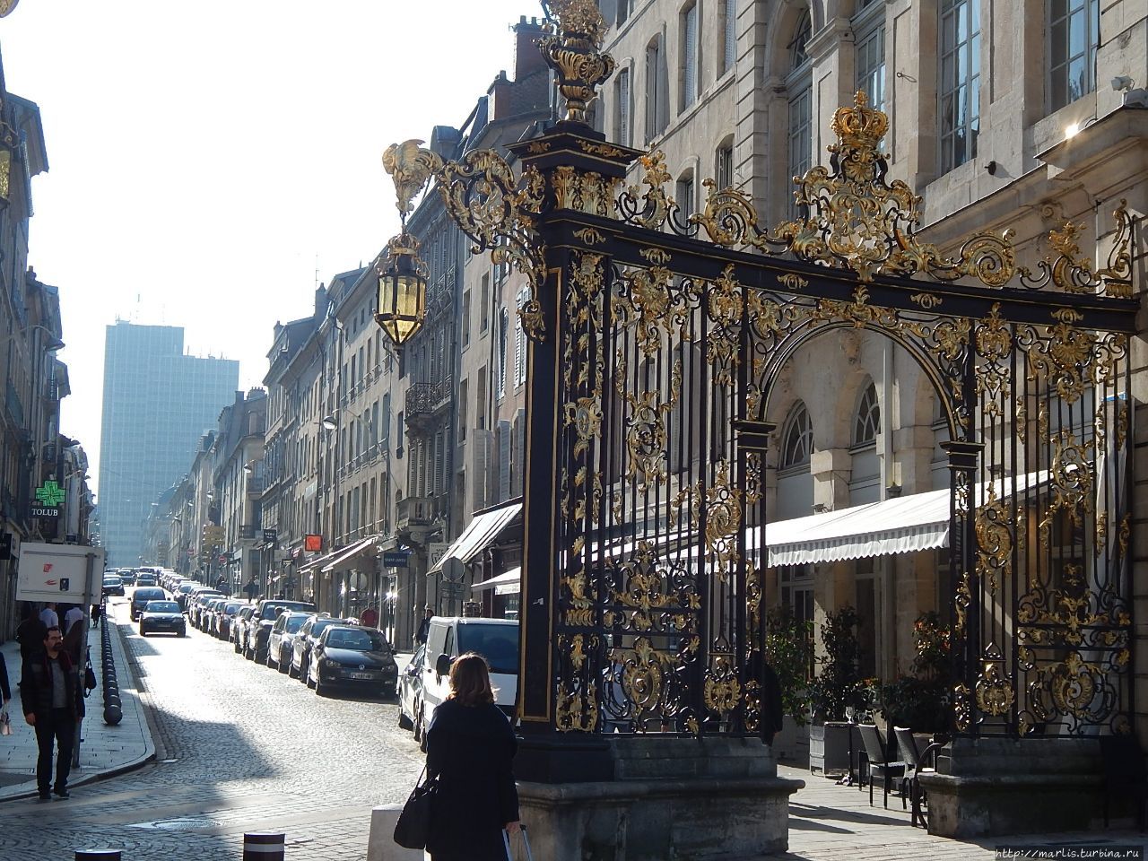 В конце улицы Пуанкаре вырисовывается высотка с Вокзальной площади Нанси, Франция