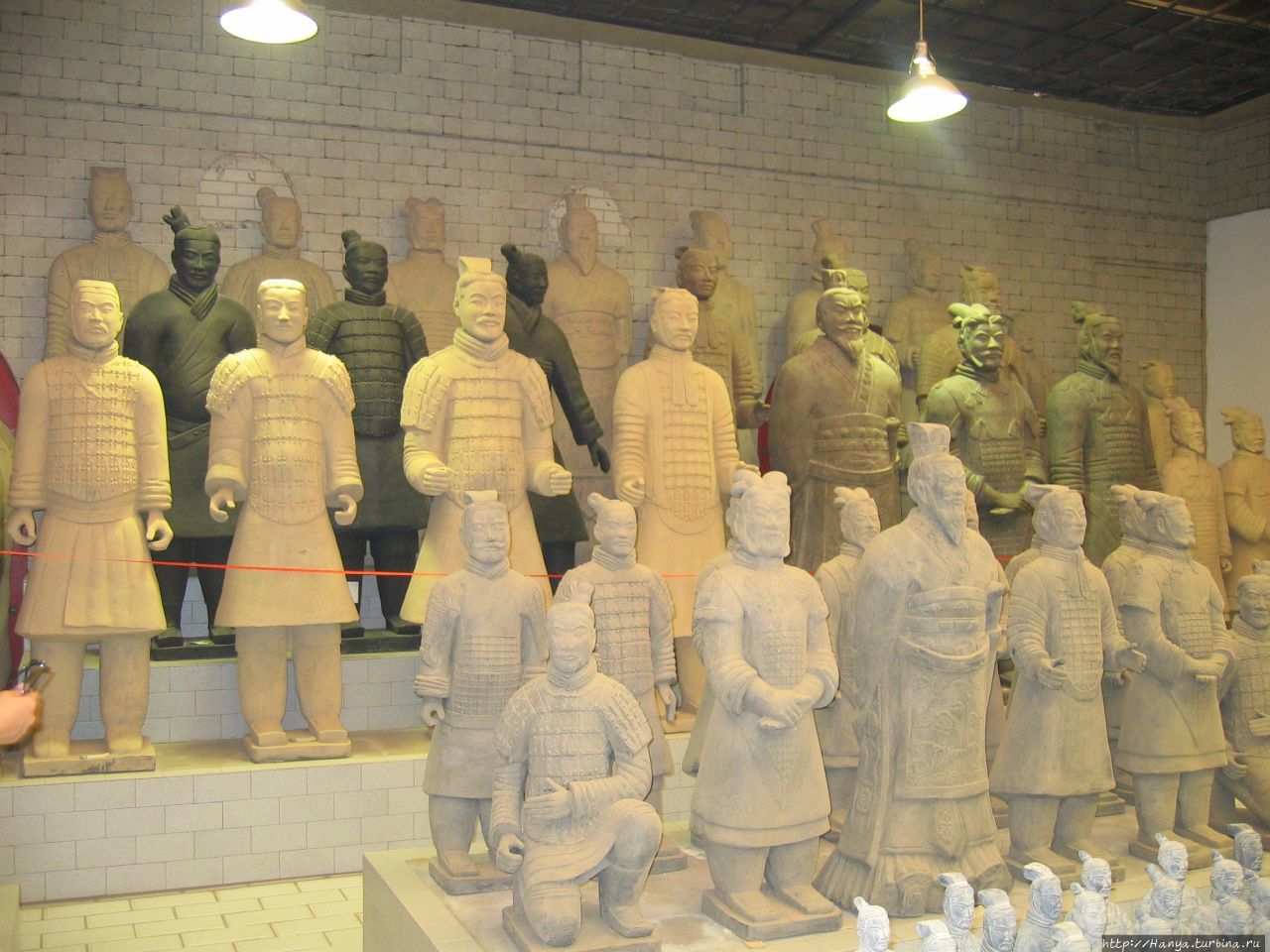 Фабрика по изготовлению фигурок терракотового войска Сиань, Китай