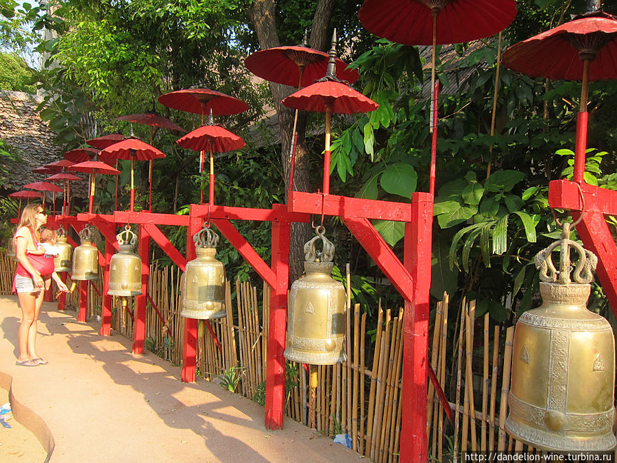 Сонгкран или с Новым 2556 годом! Часть 2, день 4-й. Парад Чиангмай, Таиланд