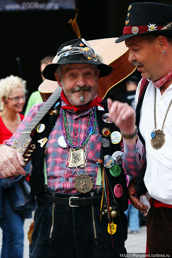 После карнавала — это до карнавала Вайль-дер-Штадт, Германия После карнавала — это до карнавала Вайль-дер-Штадт, Германия