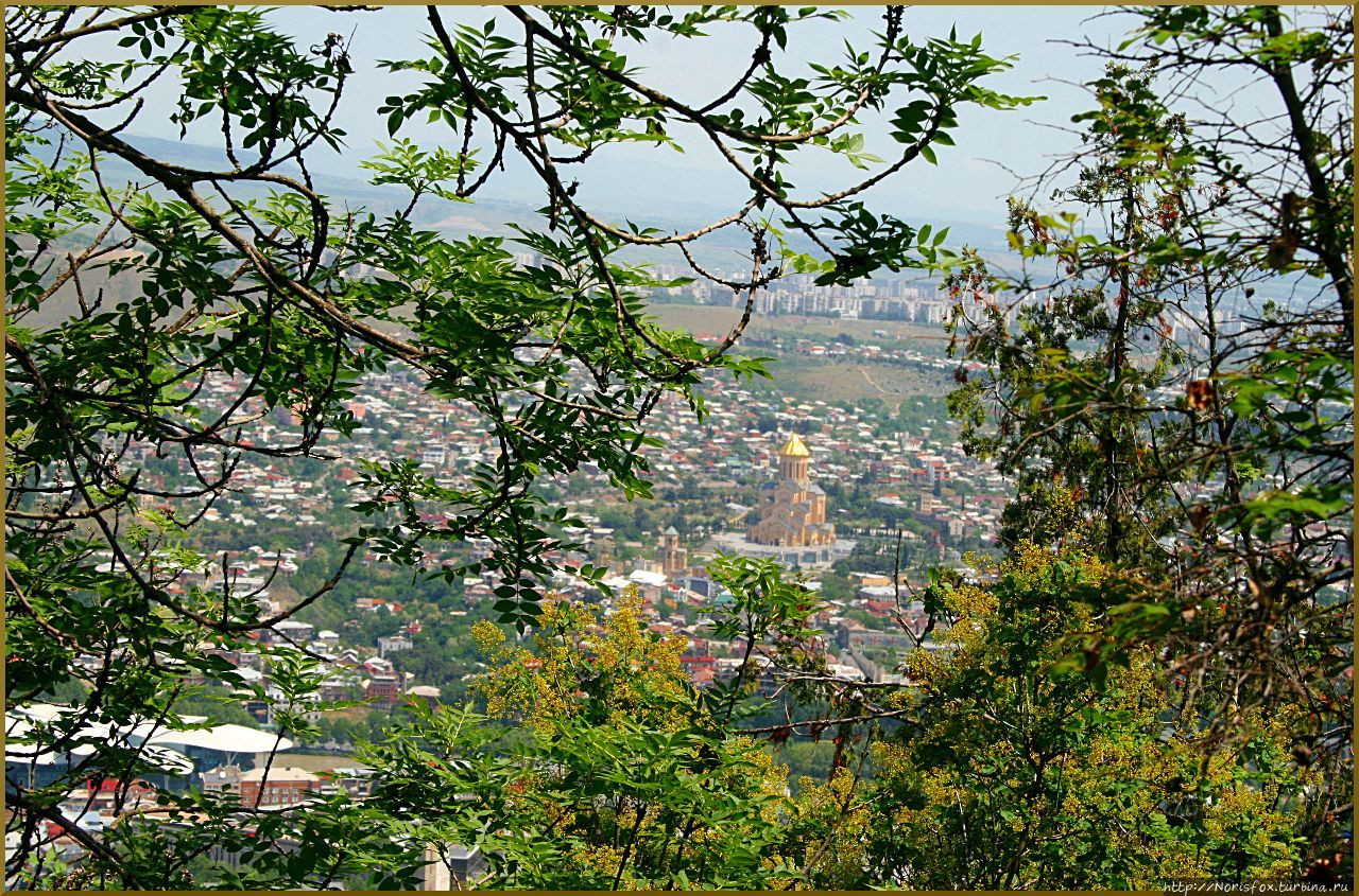 Виды на Тбилиси с горы Мт