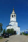 Надвратная колокольня с церковью Архангела Михаила