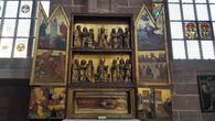 Алтарь Святого Деокара. Работа неизвестного мастера (1406). Единственный алтарь, который украшал церковь в период иконоборчества. Один из старейших резных деревянных алтарей Германии