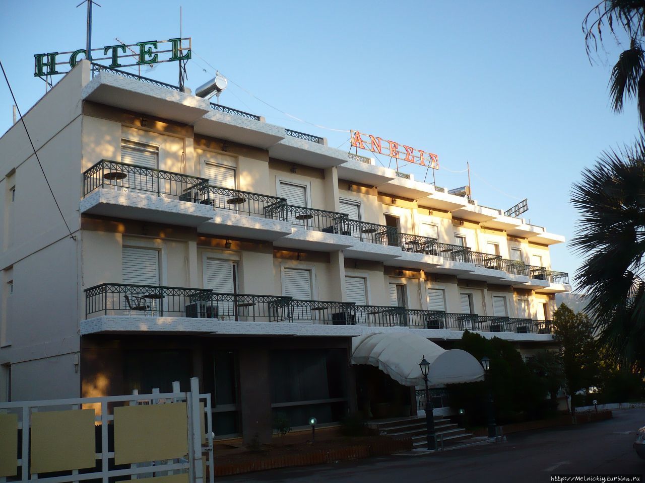 Отель Анеси / Hotel Anesi