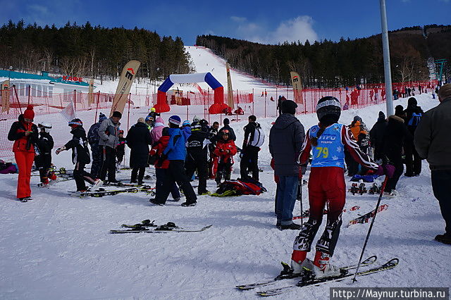 У этих ребят уже все позади , спуск произведен. Южно-Сахалинск, Россия У этих ребят уже все позади , спуск произведен. Южно-Сахалинск, Россия