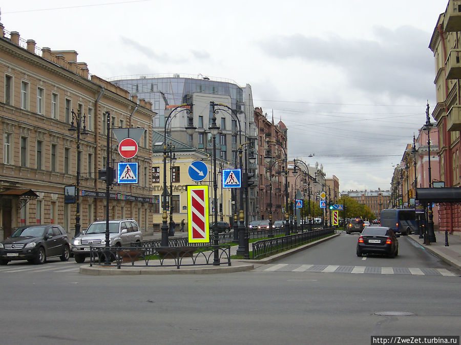 Я этим городом храним. Вдоль главной водной артерии. Санкт-Петербург, Россия