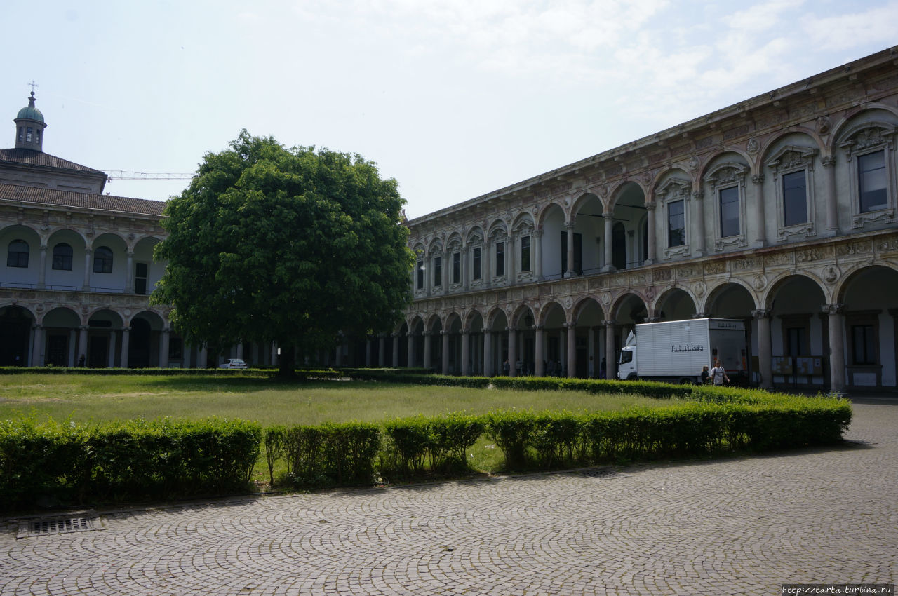 Больница, ставшая университетом Милан, Италия