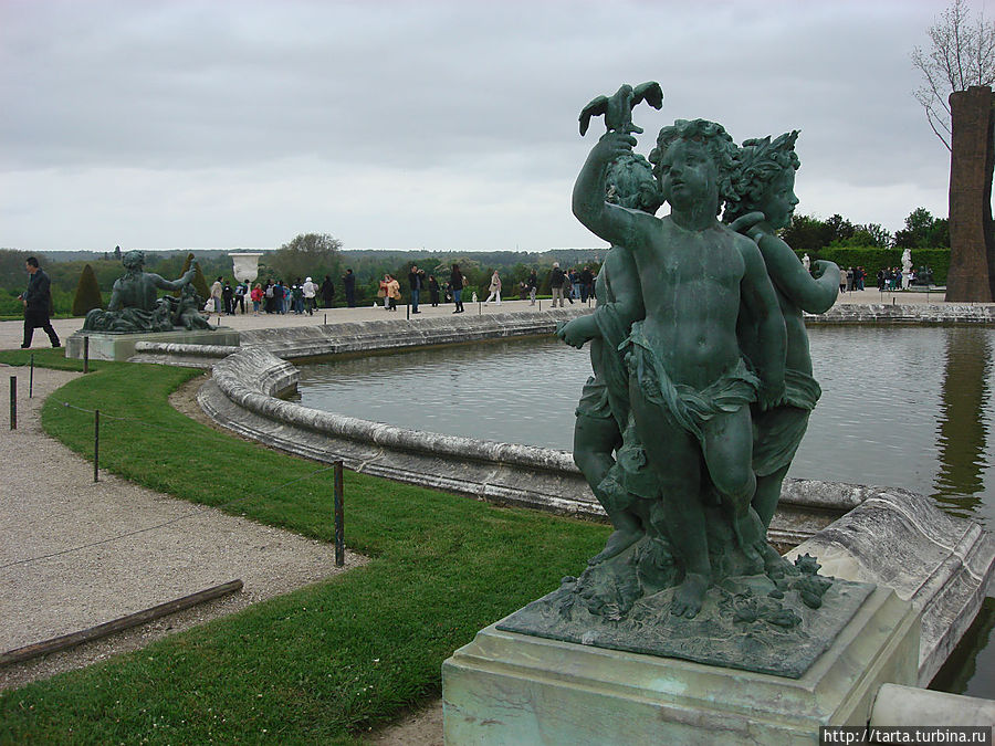 Скульптурные группы — украшение фонтана Версаль, Франция