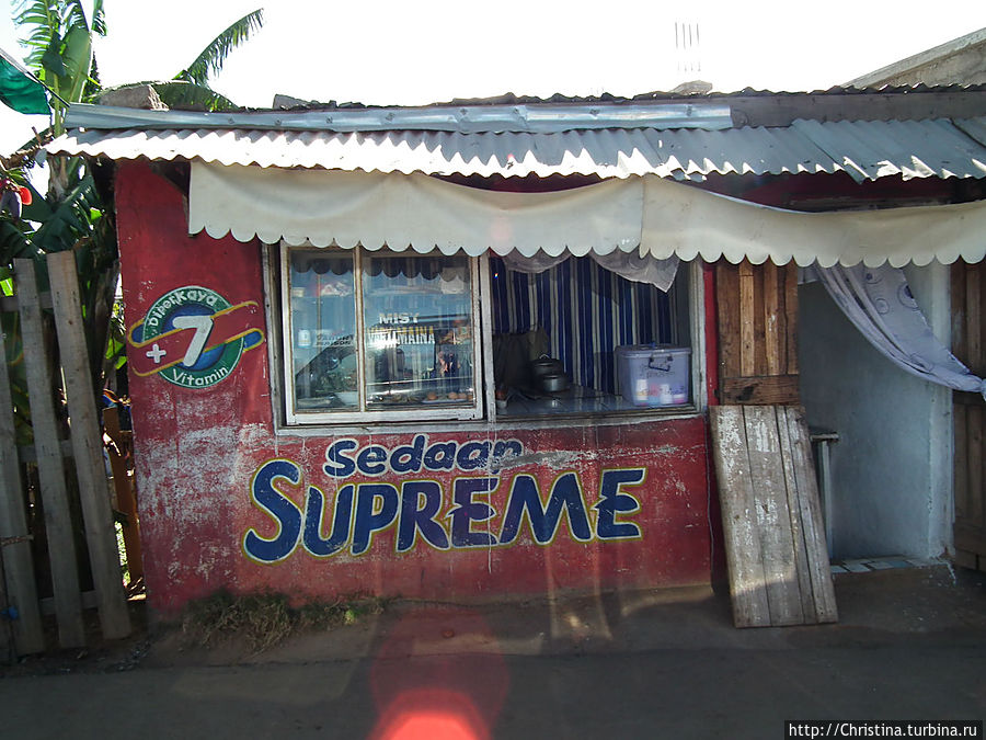 Магазин.
Типичный. Абсолютно. Антананариву, Мадагаскар
