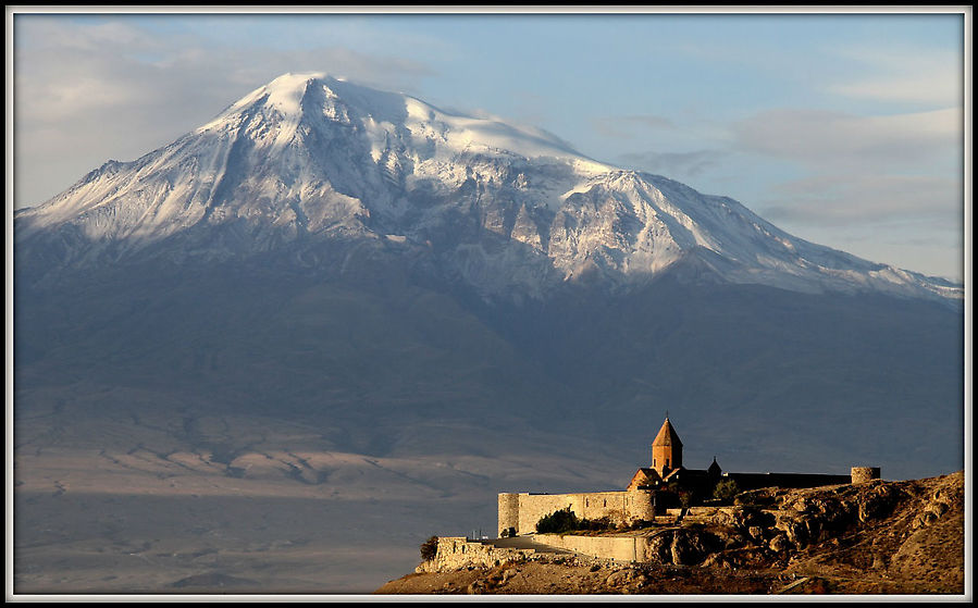 На обратном пути гору не было видно совсем. Пагода стала как и в прежние дни. Это был конец октября. На обратном пути гору не было видно совсем. Пагода стала как и в прежние дни. Это был конец октября.
