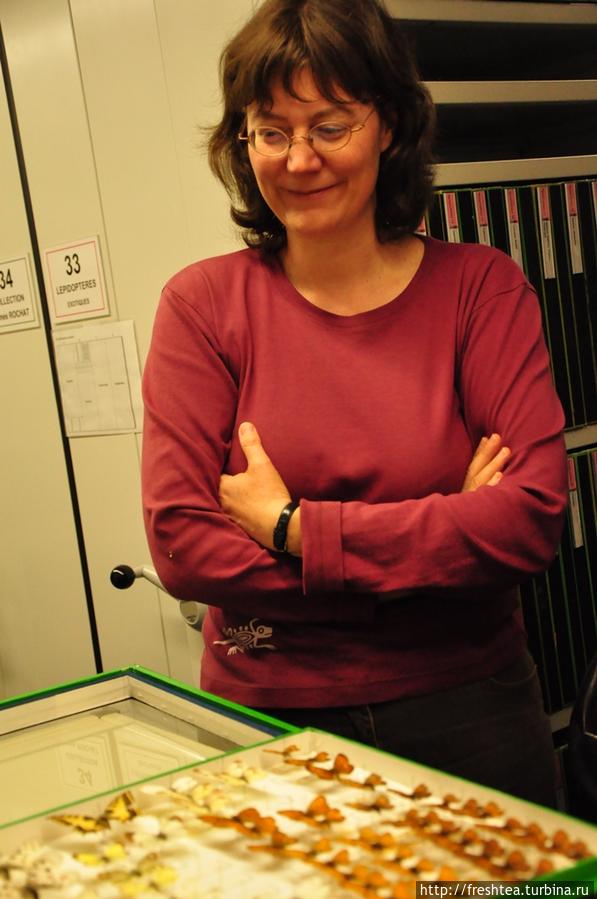 Сотрудница  музея Анна Фрайтаг, ученый-энтомолог, знает о бабочках Набокова все... Или почти все. Лозанна, Швейцария