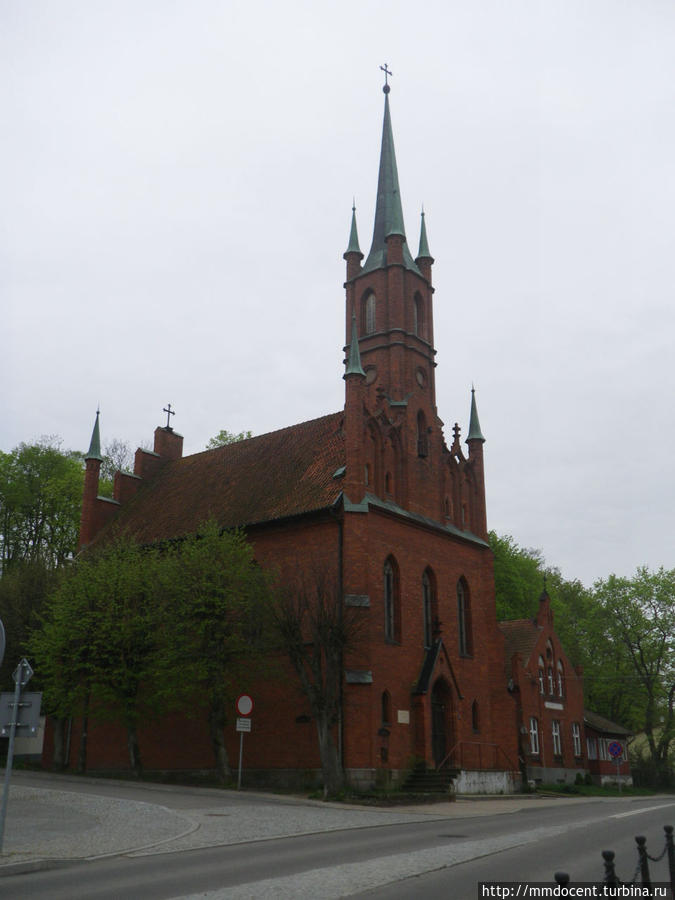 Небольшая кирха в городе вне крепостных стен Фромборк, Польша Небольшая кирха в городе вне крепостных стен Фромборк, Польша