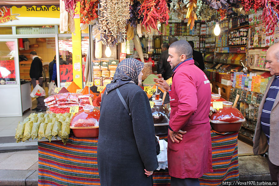 Переговоры с постоянной клиенткой. Стамбул, Турция Переговоры с постоянной клиенткой. Стамбул, Турция