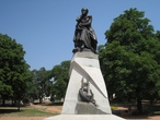 Памятник М.Ю. Лермонтову.