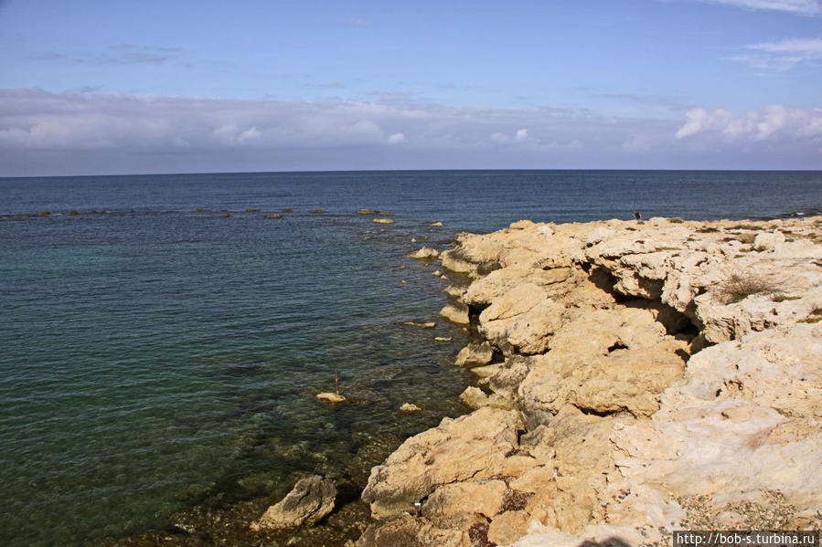 Такие вот скалистые берега  Пафоса Пафос, Кипр