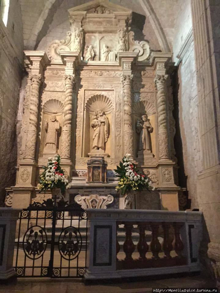 Святилище Михаила Архангела (Монте-Гаргано) Монте-Сант’Анджело, Италия