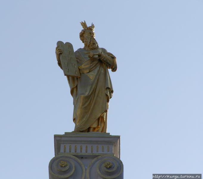 Моисей на Старой части Дворца Правосудия. Фото из интернета Брюгге, Бельгия