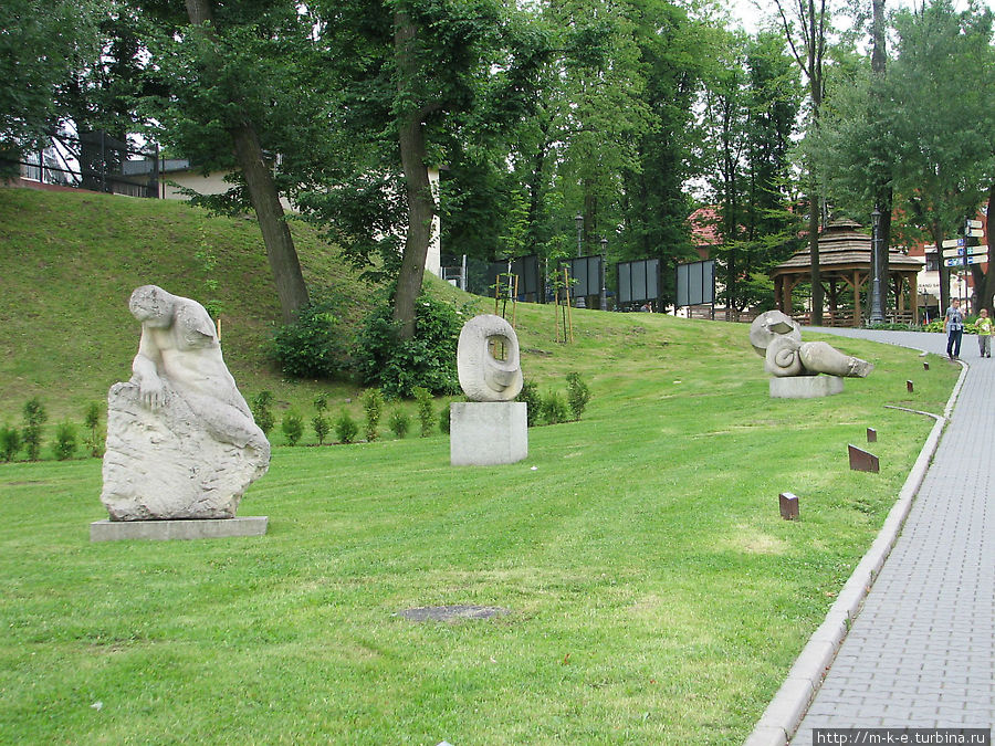 Парк перед шахтой Величка, Польша