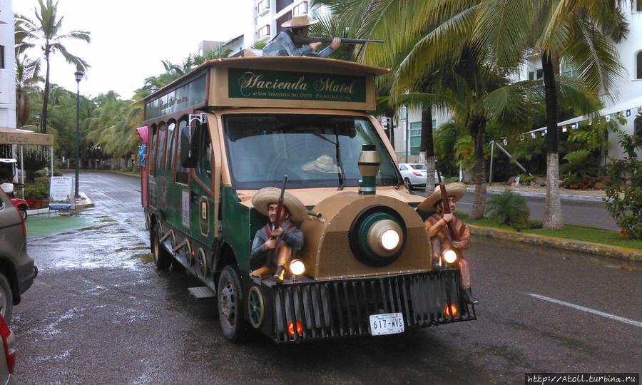 Туристический автобус. Пуэрто-Вальярта, Мексика