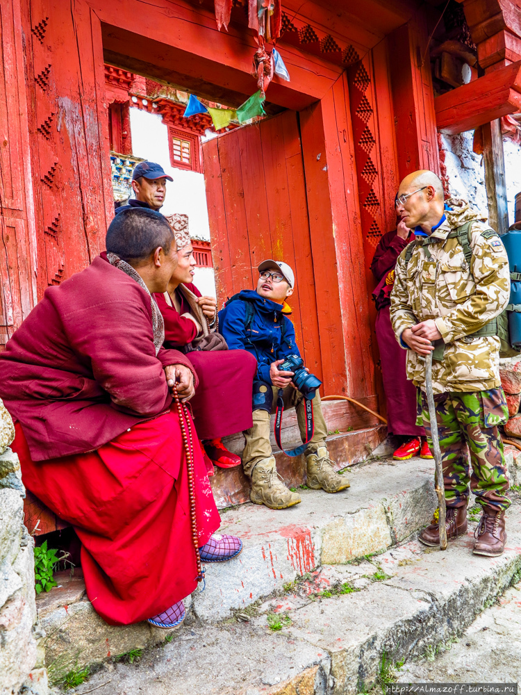 К заснеженным вершинам массива Геньен в Восточном Тибете Кампо Ненанг, Китай