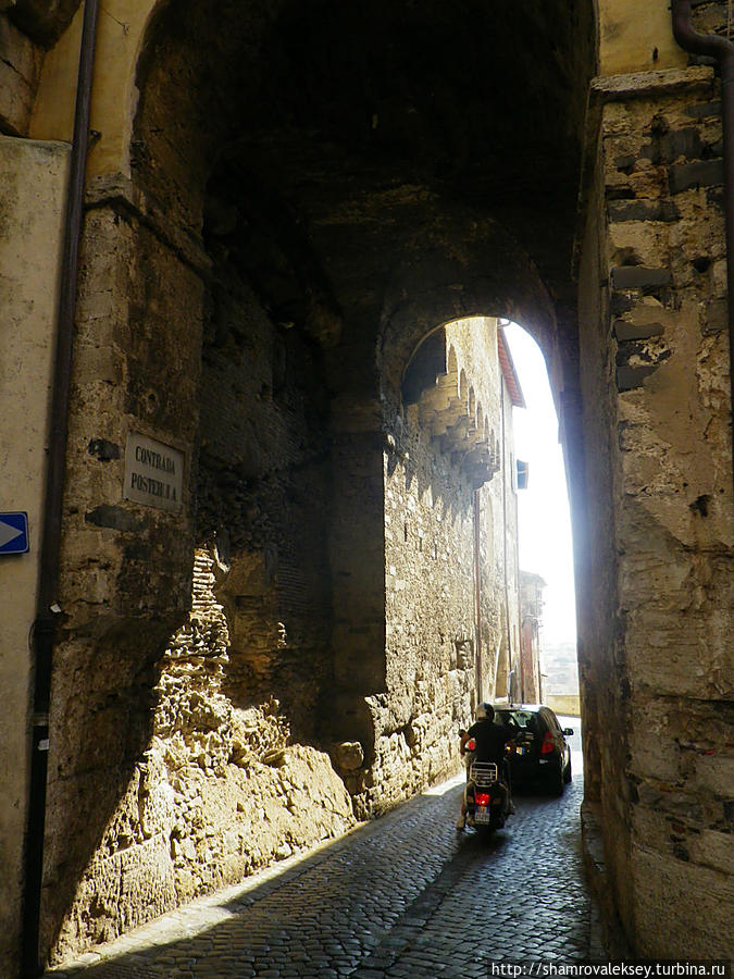 Террачина. Пешком по Аппиевой дороге Террачина, Италия Террачина. Пешком по Аппиевой дороге Террачина, Италия