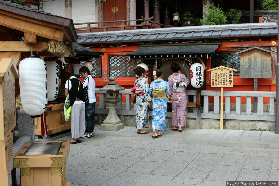 Храм Киёмидзу-дэра. Вторая часть Киото, Япония