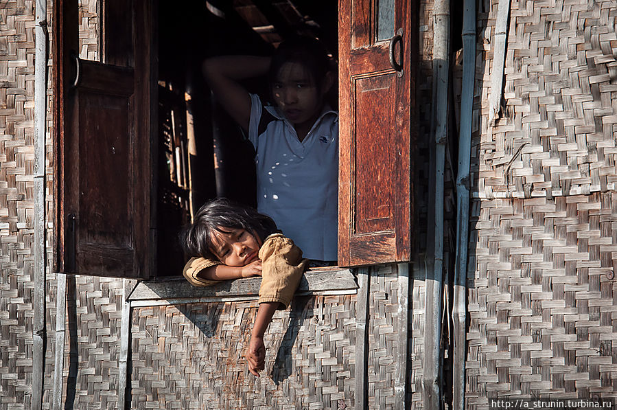 Рынок на воде Озеро Инле, Мьянма Рынок на воде Озеро Инле, Мьянма