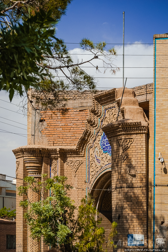 Moshtaghie (Three — Domes) (Kerman) Керман, Иран Moshtaghie (Three — Domes) (Kerman) Керман, Иран
