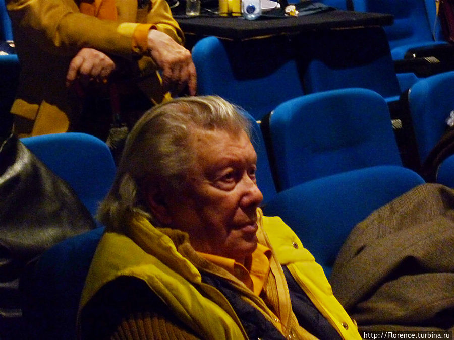 Театр начинается с... Москва, Россия Театр начинается с... Москва, Россия