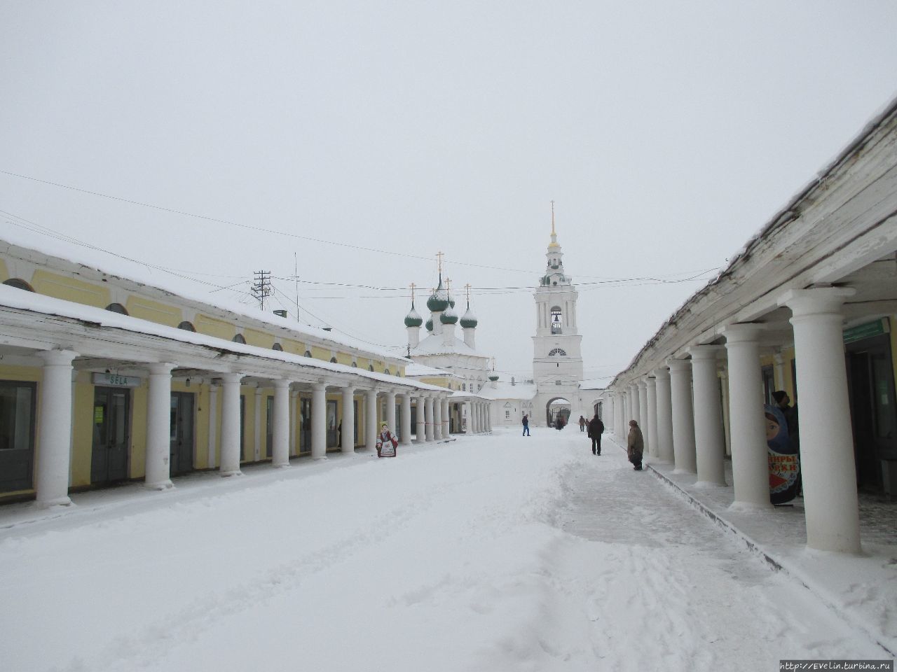 на художественной фотографии запечатлена белокаменная