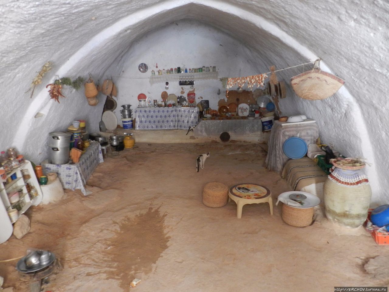 Экскурсия в Сахару. Ч — 2. В гостях у бабушки-троглодитки Матмата, Тунис Экскурсия в Сахару. Ч — 2. В гостях у бабушки-троглодитки Матмата, Тунис