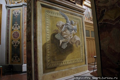 Неаполь.Церкви. Неаполь, Италия Неаполь.Церкви. Неаполь, Италия