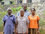 Вот такая чудесная и гостеприимная семья есть в Канди, которая рада у себя видеть  всех, кто любит путешествовать
