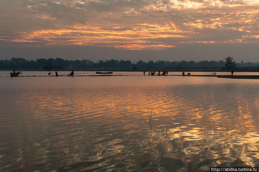 Рассвет у моста У Бейн Мандалай, Мьянма