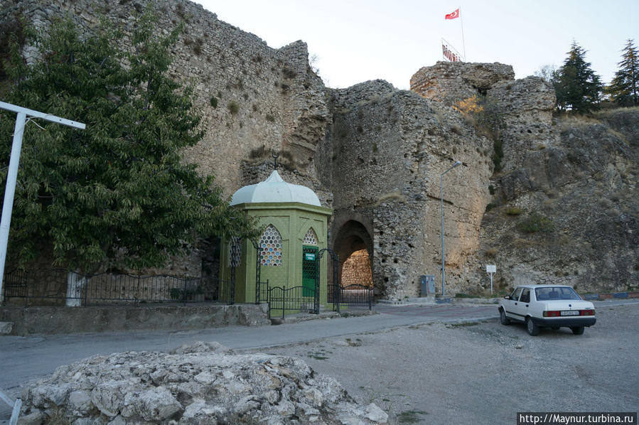 Платный   вход   в    крепость. Анталия, Турция