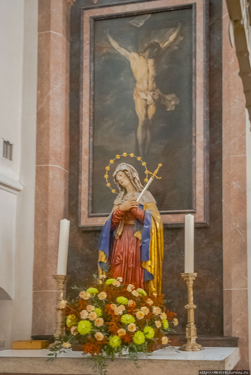 Фрауэнкирхе (нем. Frauenkirche) Мюнхен, Германия Фрауэнкирхе (нем. Frauenkirche) Мюнхен, Германия