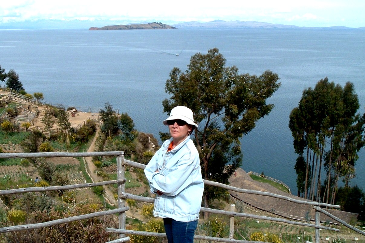 По озеру Титикака и островам Солнца и Луны Исла-дель-Сол, Боливия