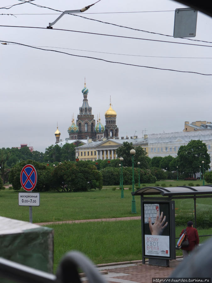 Санкт-Петербург из окна туристического автобуса Санкт-Петербург, Россия