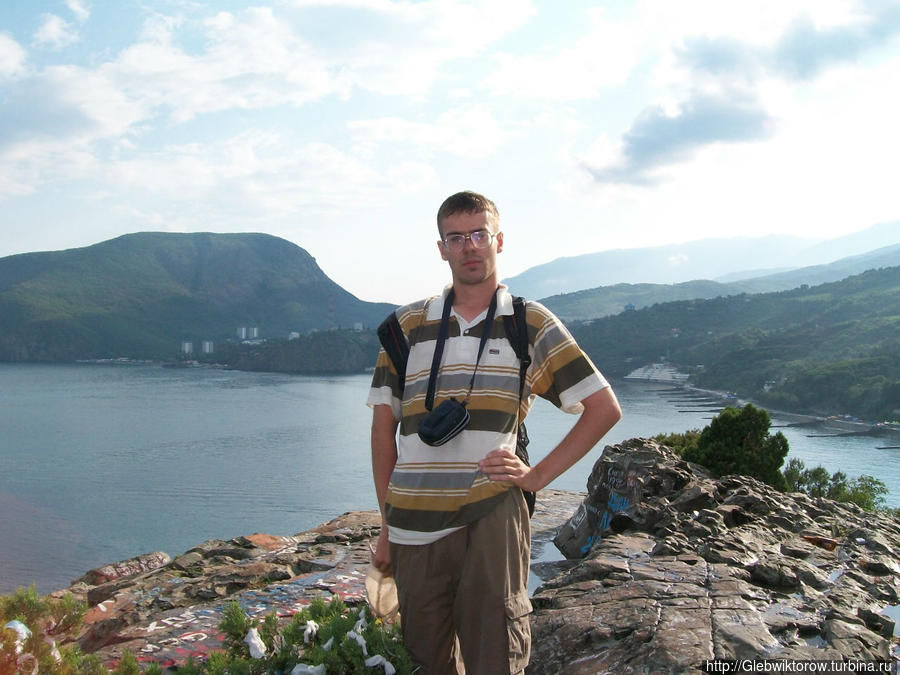 Прогулка по поселку Утес после дождя Утес, Россия Прогулка по поселку Утес после дождя Утес, Россия