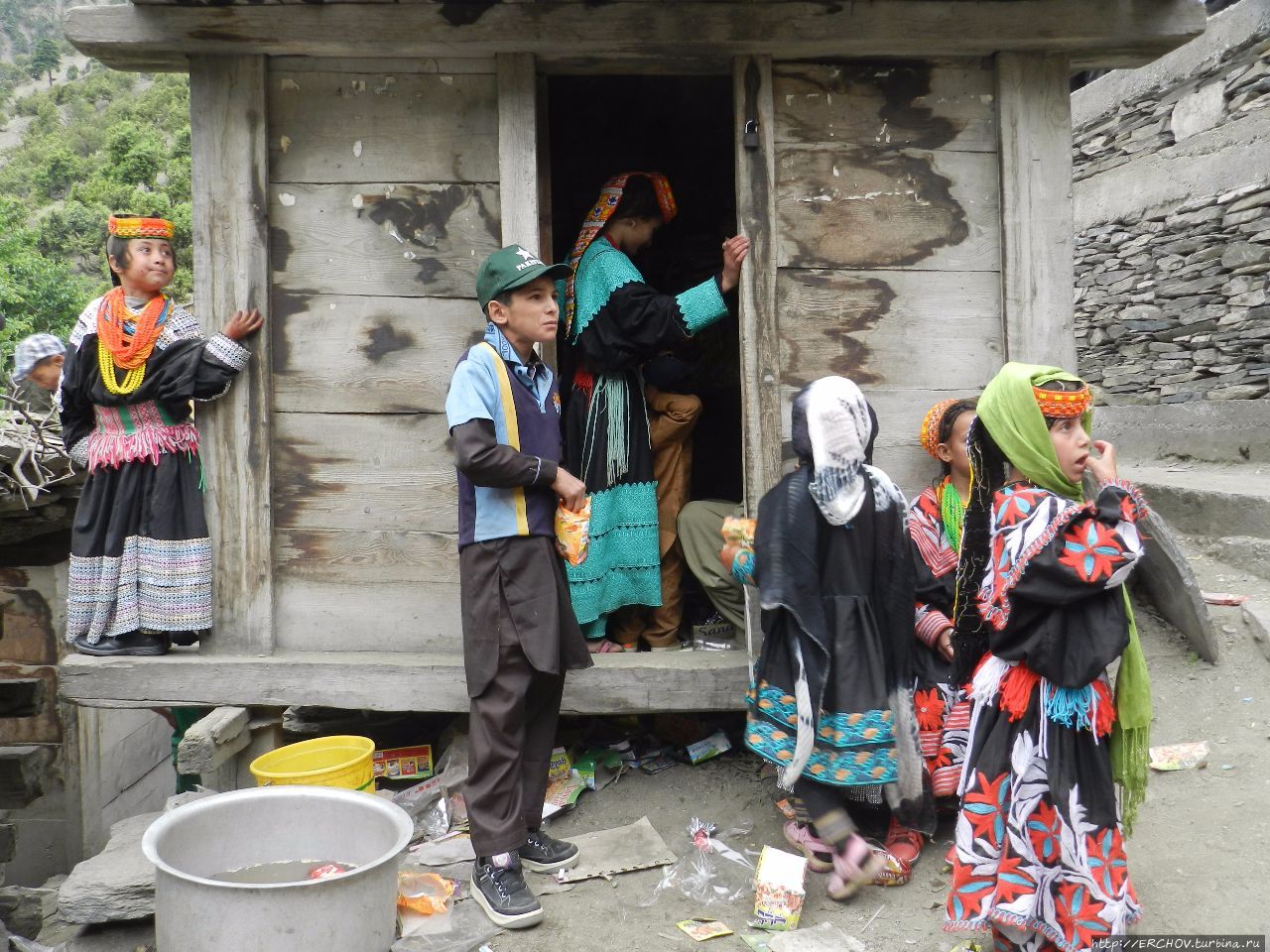 Пакистан. Ч — 29. У калашей в долине Румбур Читрал, Пакистан Пакистан. Ч — 29. У калашей в долине Румбур Читрал, Пакистан