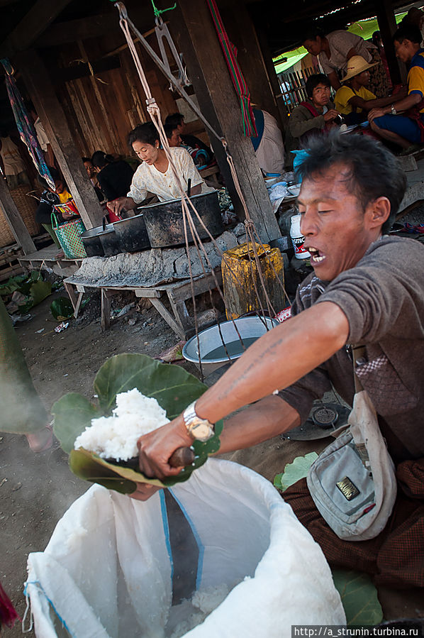 Рынок на воде Озеро Инле, Мьянма Рынок на воде Озеро Инле, Мьянма