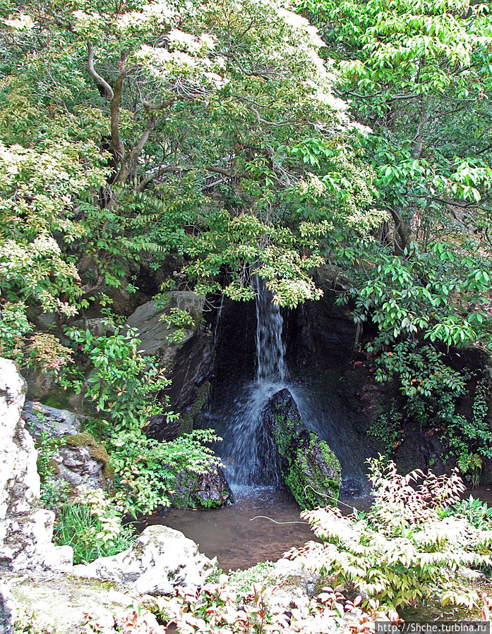 небольшой водопадик небольшой водопадик