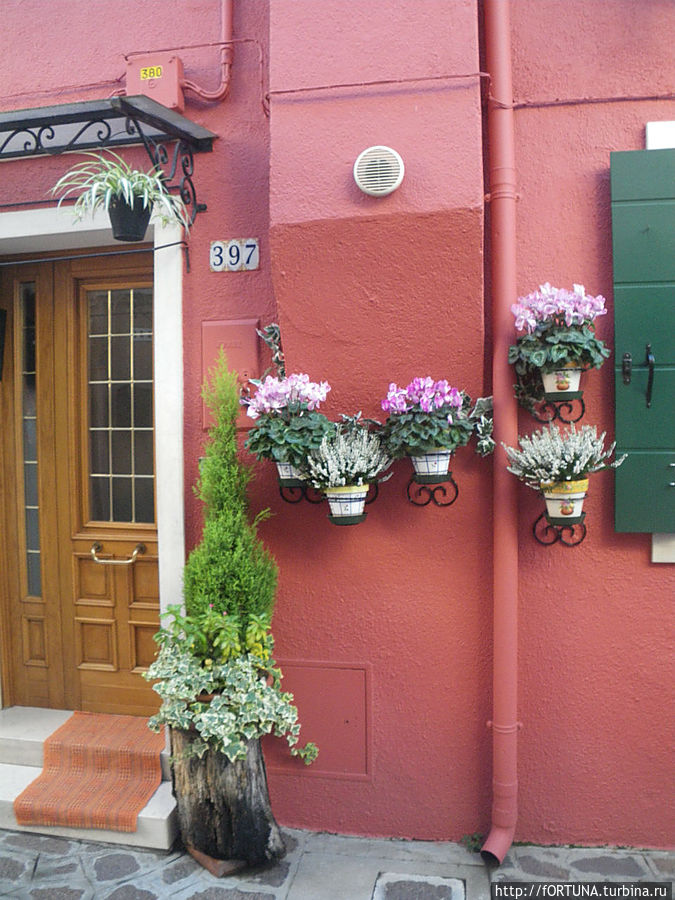 Городок из мультфильма Остров Бурано, Италия Городок из мультфильма Остров Бурано, Италия