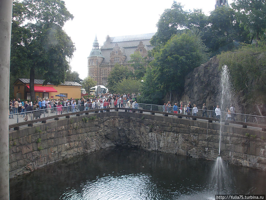 Вот такая очередь в музей часиков в 11 утра Вот такая очередь в музей часиков в 11 утра