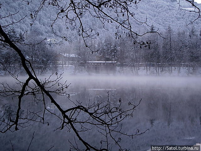 Сказочное Голубое озеро в КБР. Майкоп, Россия
