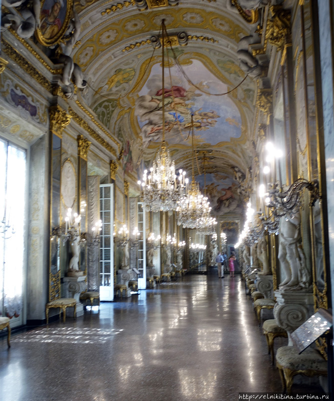 Королевский дворец Генуя, Италия