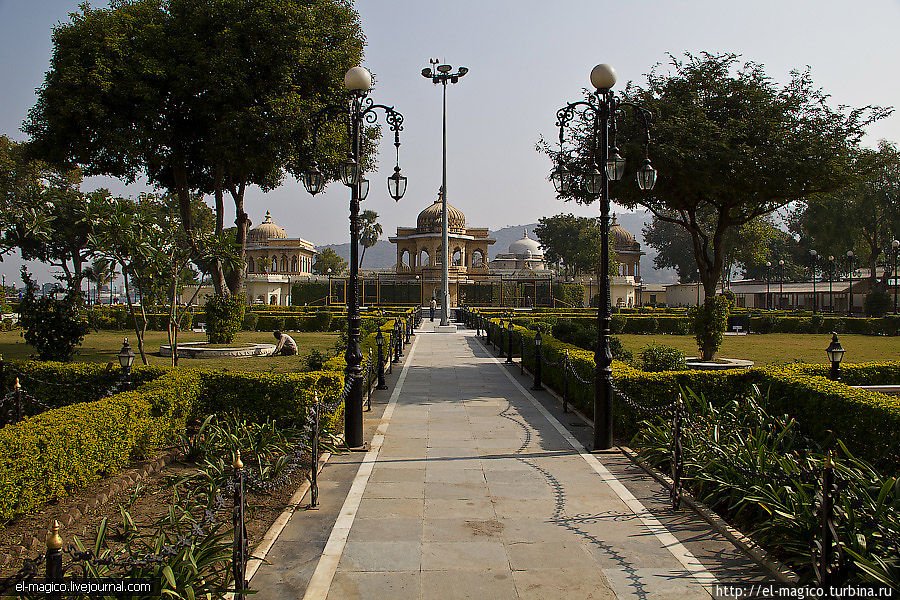Храм Джагдиш, Городской дворец, Озеро Пичола Удайпур, Индия