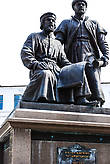 памятник русскому и татарскому зодчим у Благовещенского собора
